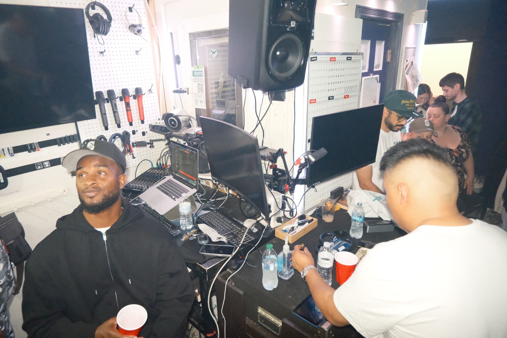 Listening Session 001 — photo 05